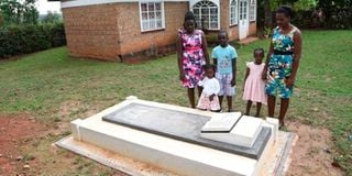 Ken Walibora's grave