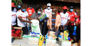 Marafiki FC donate foodstuff to needy families in Kinunga, Nyeri County