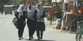 Afghan school girls 