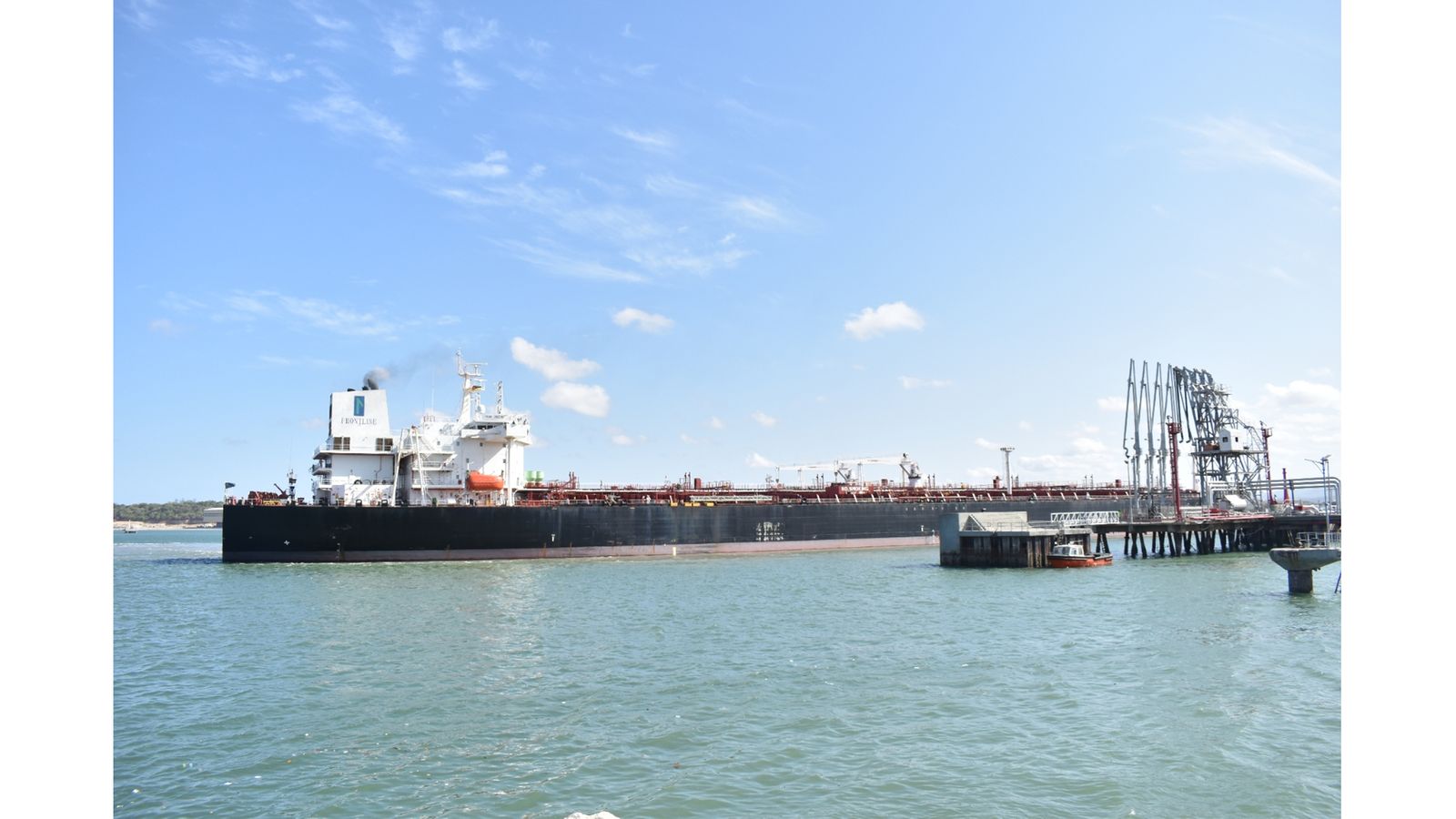 Ship carrying tea fertilizer docks at Mombasa. Song 合集 下載line