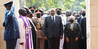 President Uhuru Kenyatta received by Deputy President William Ruto kibaki