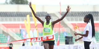 Vincent Ng'etich wins the men's 21km race 