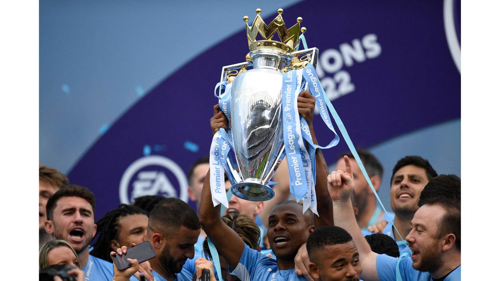 Man City wins Premier League title in epic final day finish