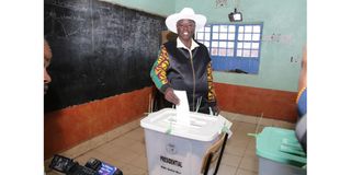 Rigathi Gachagua casts his vote at Sagana Primary