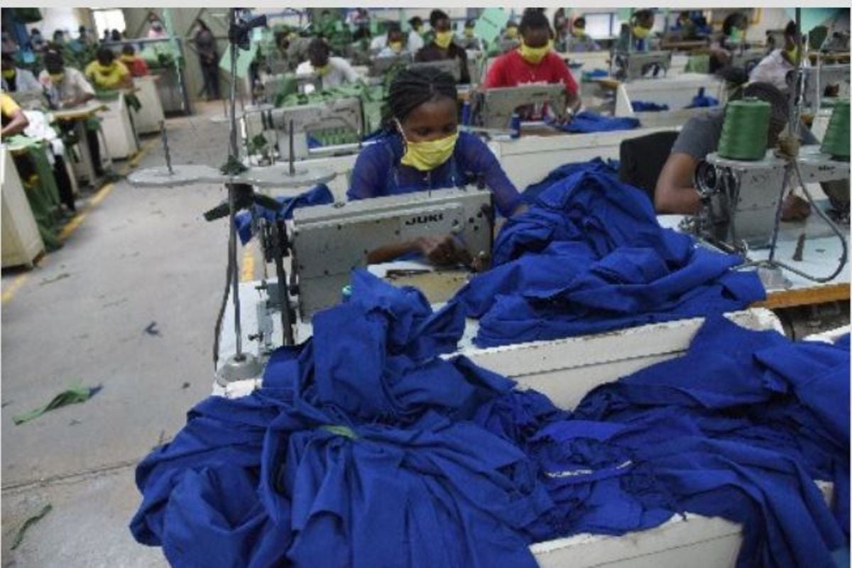 Contract NYS to make school uniforms for sale