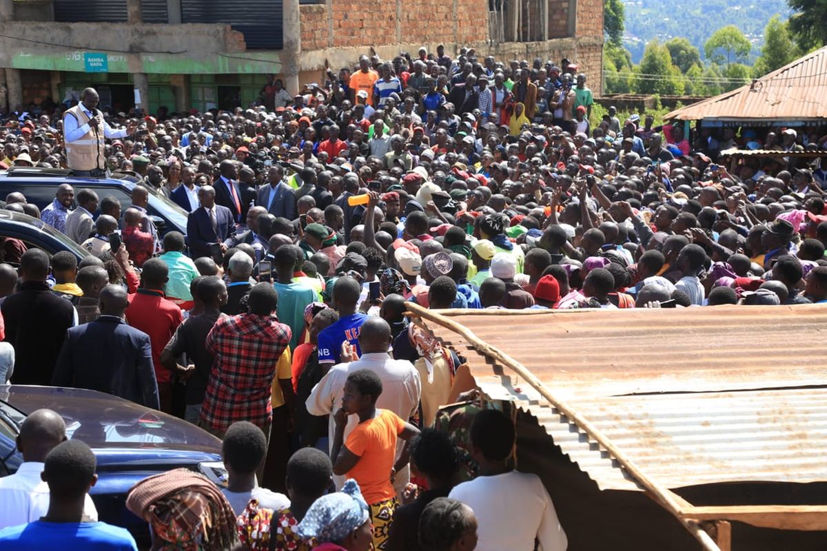 Police repulse rowdy youth at President Ruto Kisii meeting