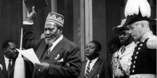 Mzee Jomo Kenyatta takes oath of office