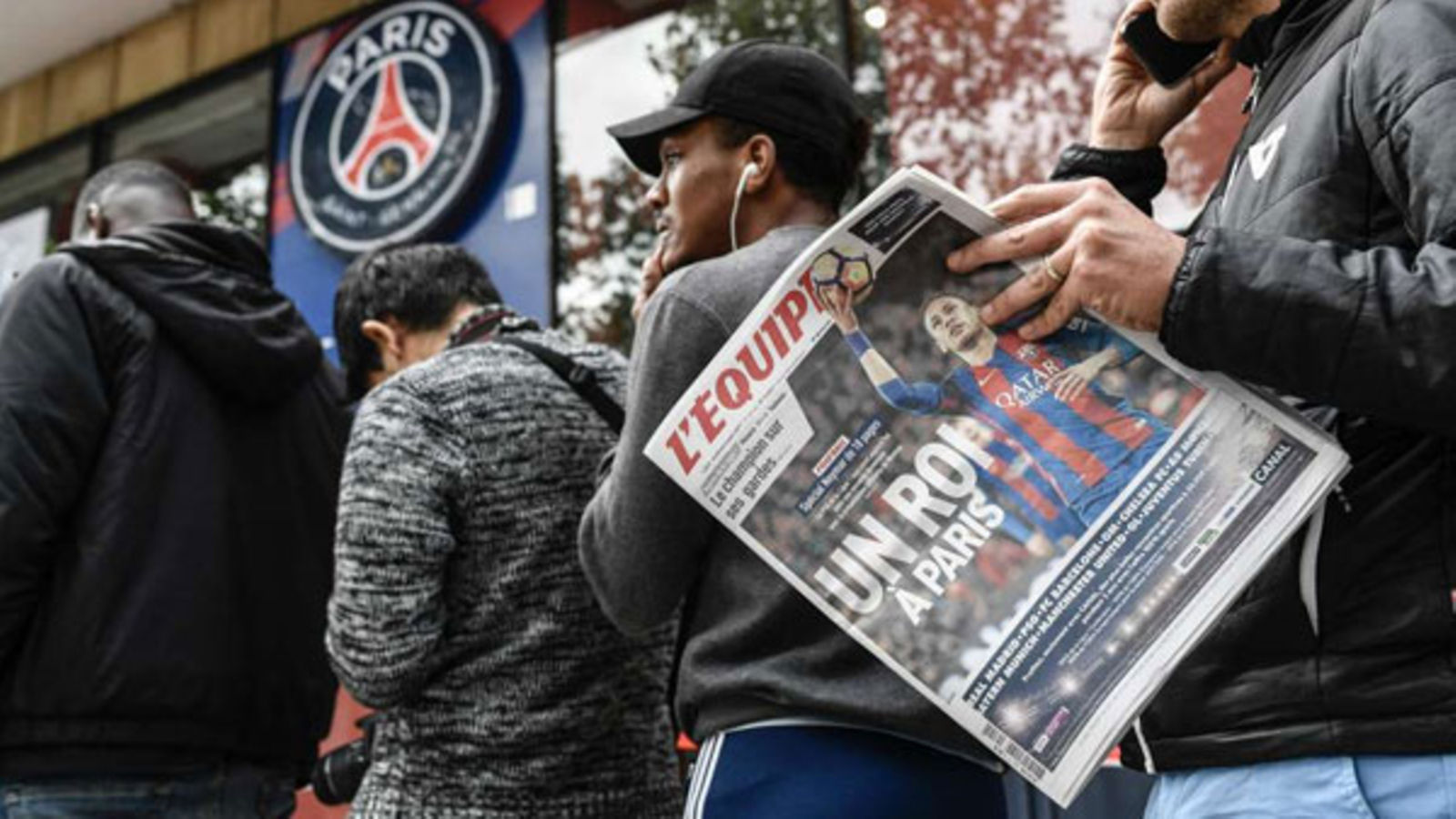 Neymar pledges glory for PSG after setting new transfer record