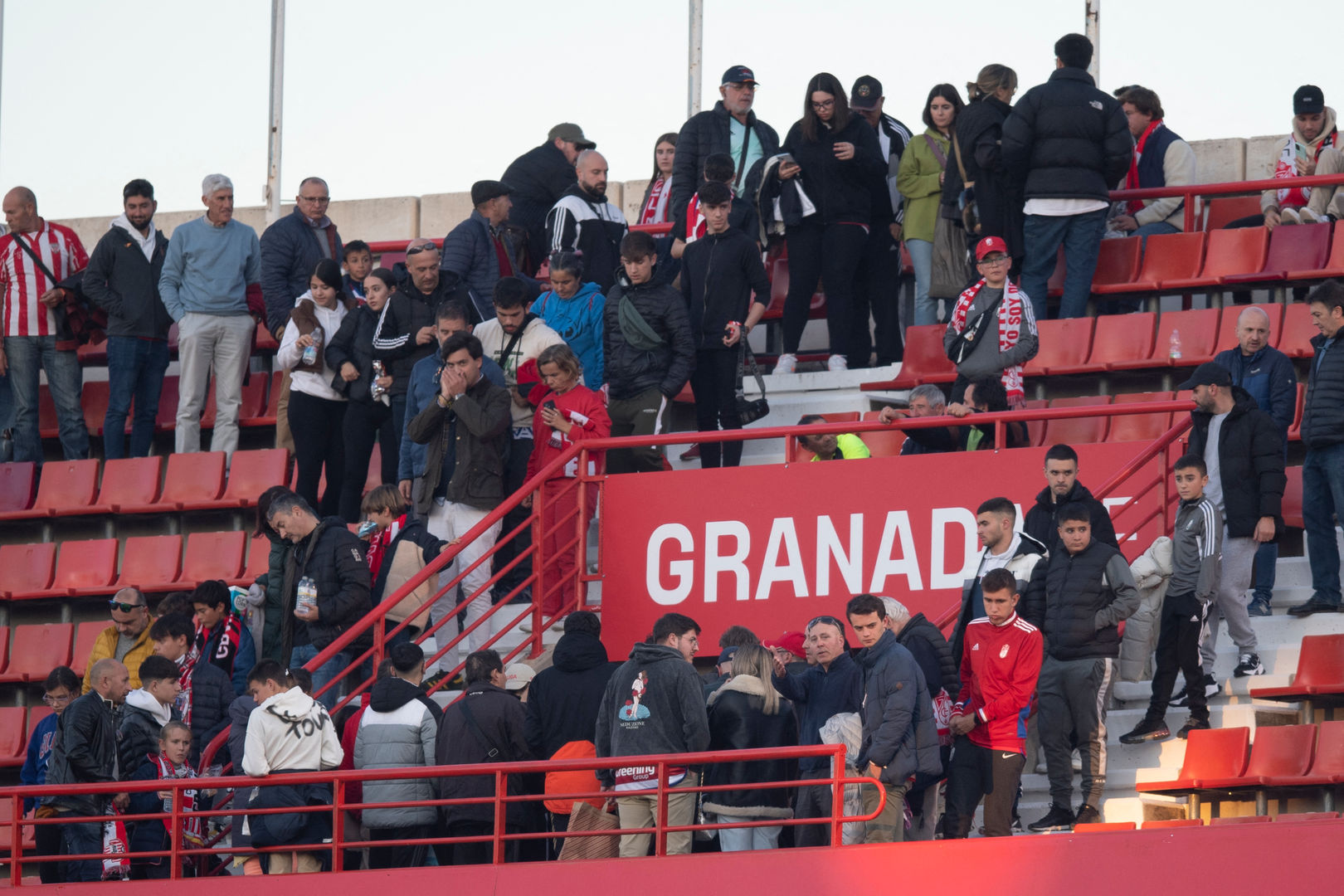 La Liga game between Granada and Athletic Club abandoned after death of fan  in stands at Nuevo Los Carmenes stadium - TNT Sports