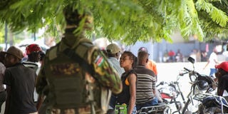 Kenyan police officer haiti