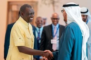 President William Ruto greets President Sheikh Mohamed bin Zayed Al Nahyan uae