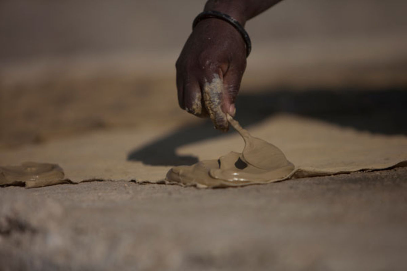 in-pictures-eating-mud-cookies-in-haiti-nation